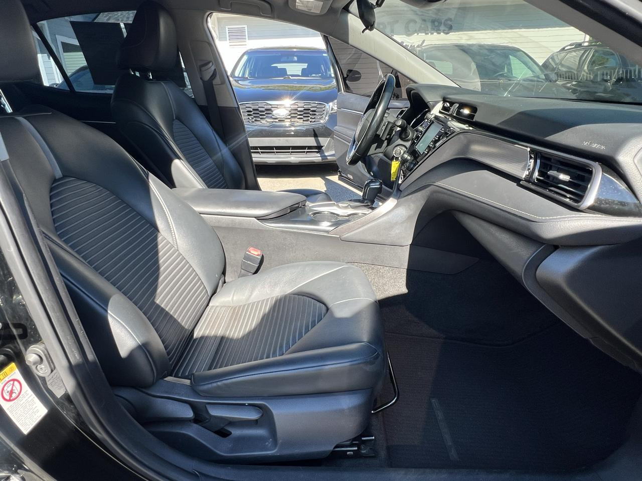 Toyota Camry XLE Auto (Natl) 2019