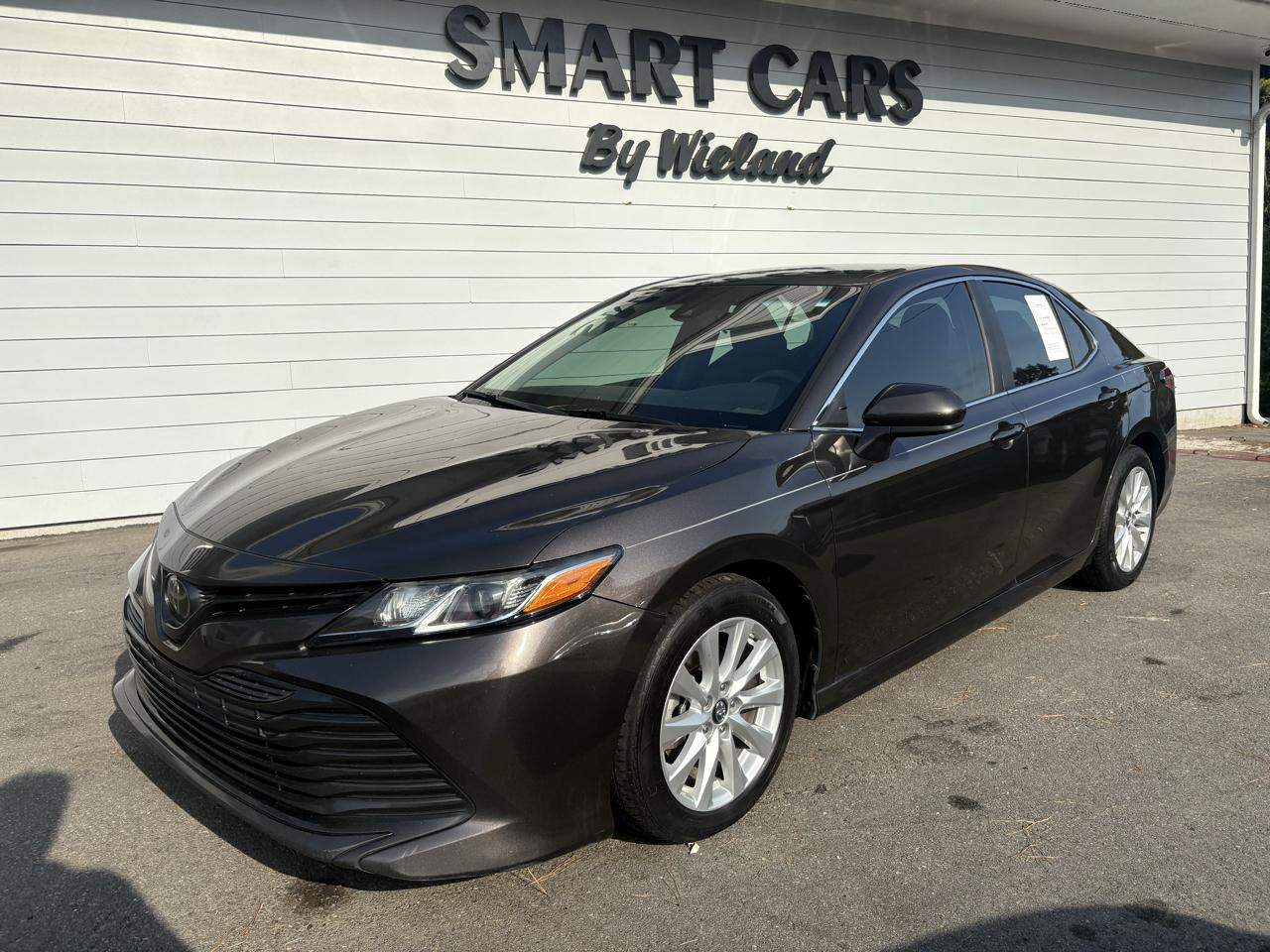 Toyota Camry LE Auto (Natl) 2019