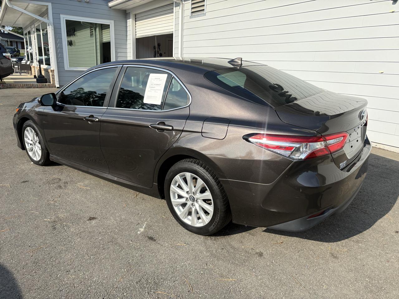 Toyota Camry LE Auto (Natl) 2019