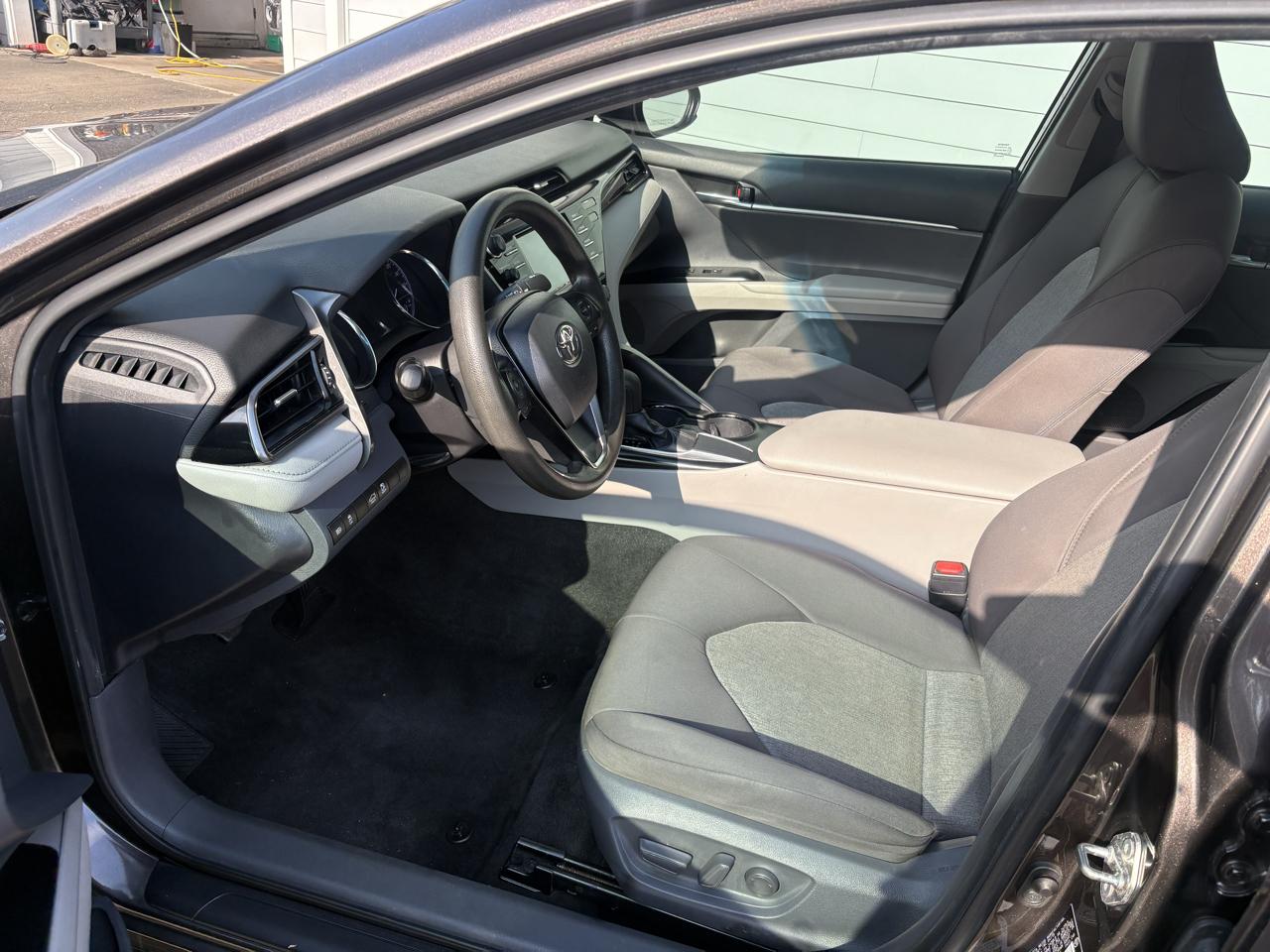Toyota Camry LE Auto (Natl) 2019
