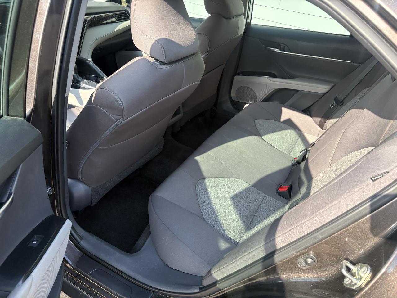 Toyota Camry LE Auto (Natl) 2019
