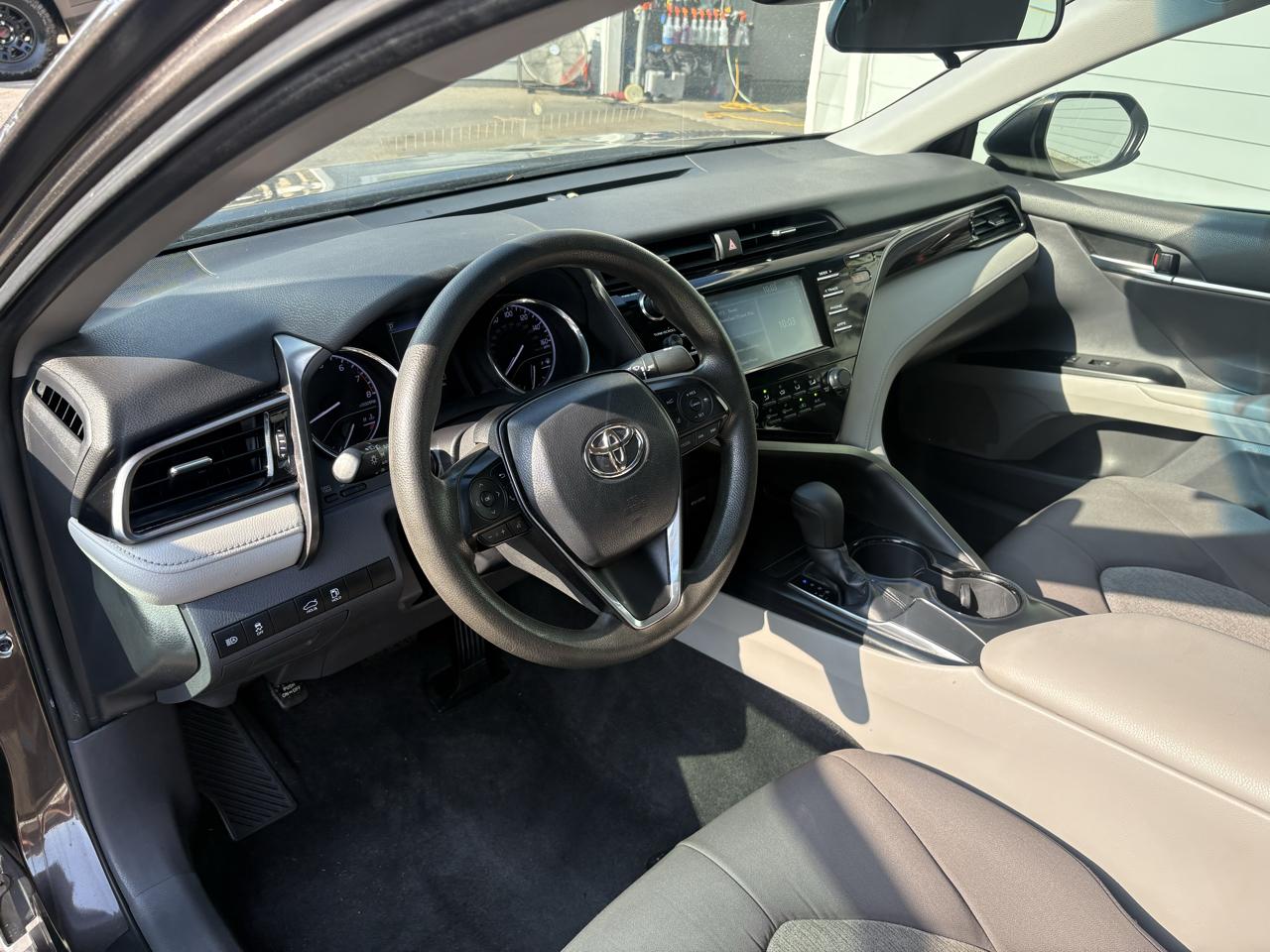 Toyota Camry LE Auto (Natl) 2019