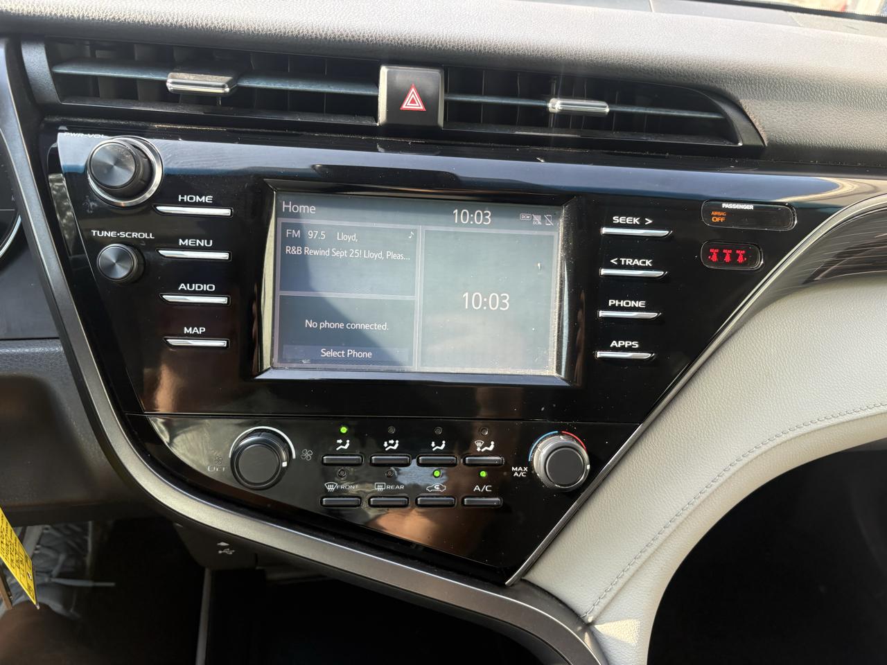 Toyota Camry LE Auto (Natl) 2019