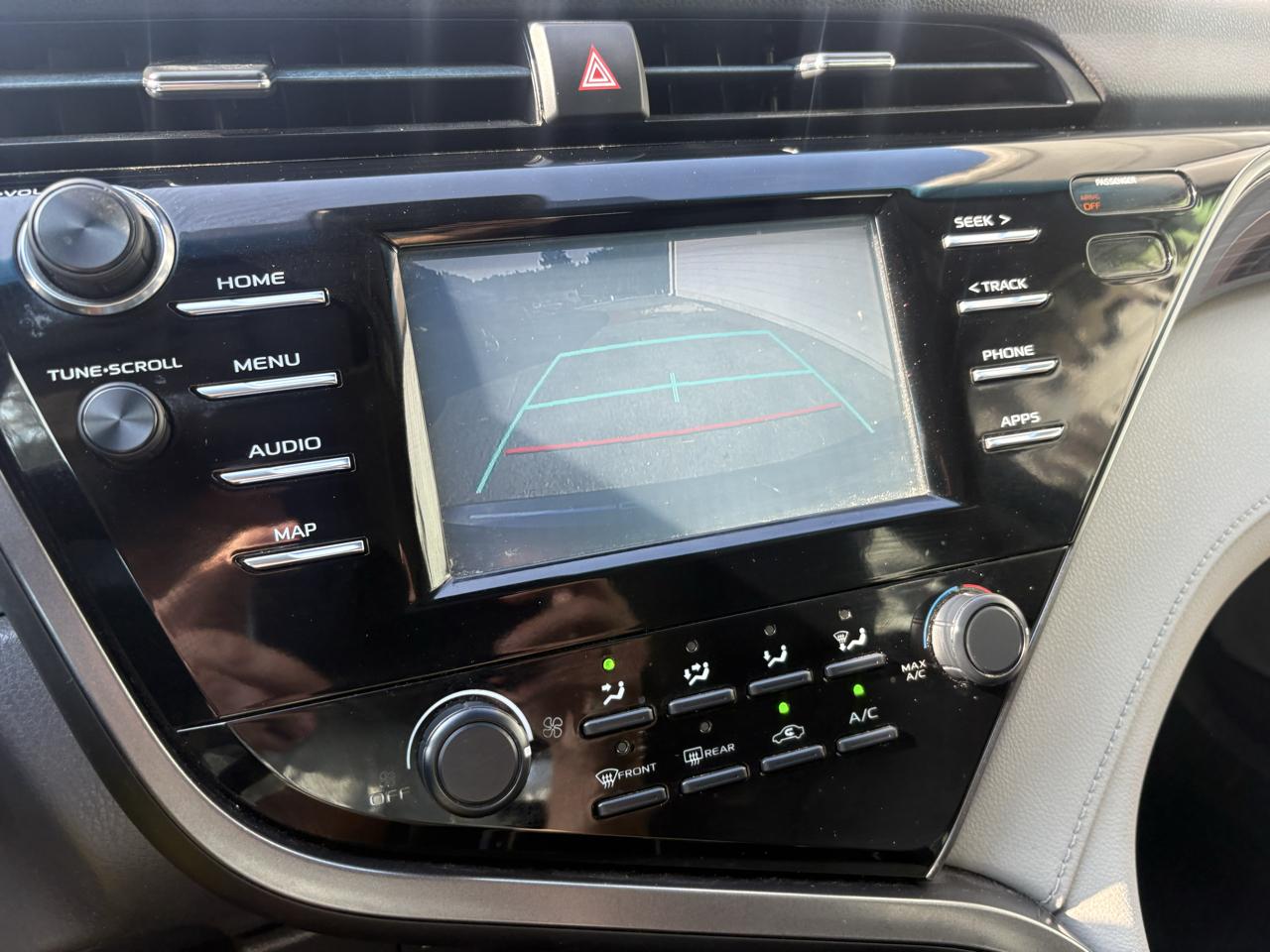 Toyota Camry LE Auto (Natl) 2019