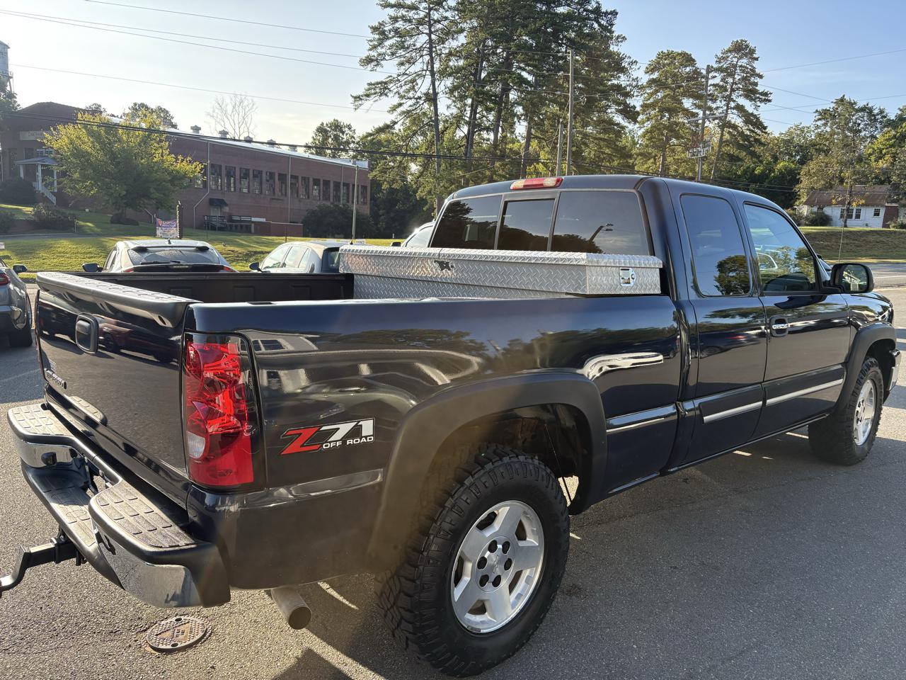 Chevrolet Silverado 1500 Ext Cab 143.5" WB 4WD LT1 2006