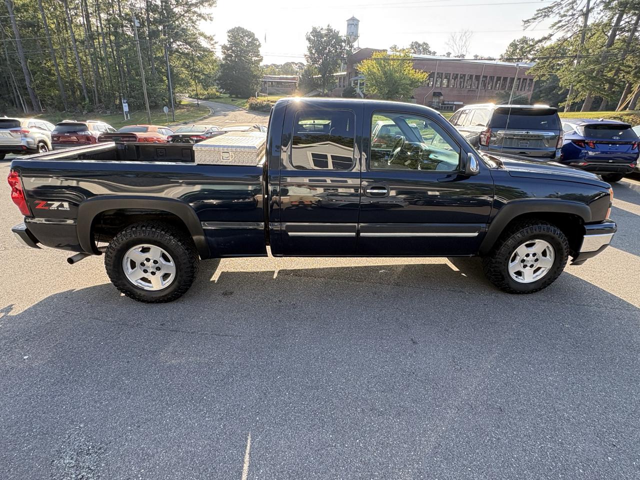Chevrolet Silverado 1500 Ext Cab 143.5" WB 4WD LT1 2006
