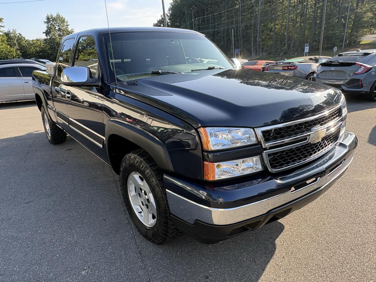 Chevrolet Silverado 1500 Ext Cab 143.5" WB 4WD LT1 2006