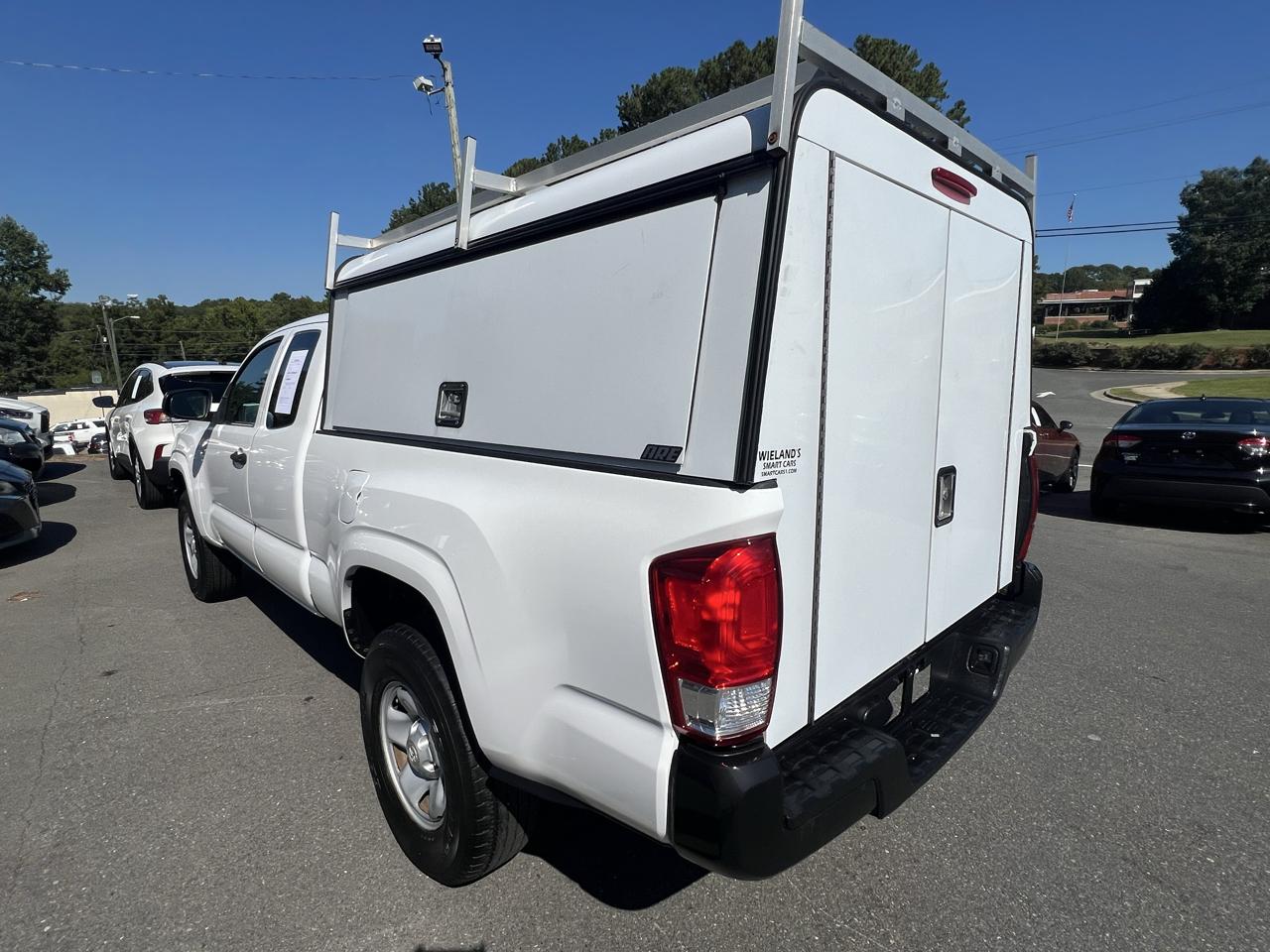 Toyota Tacoma 2WD Access Cab I4 AT SR5 (Natl) 2016