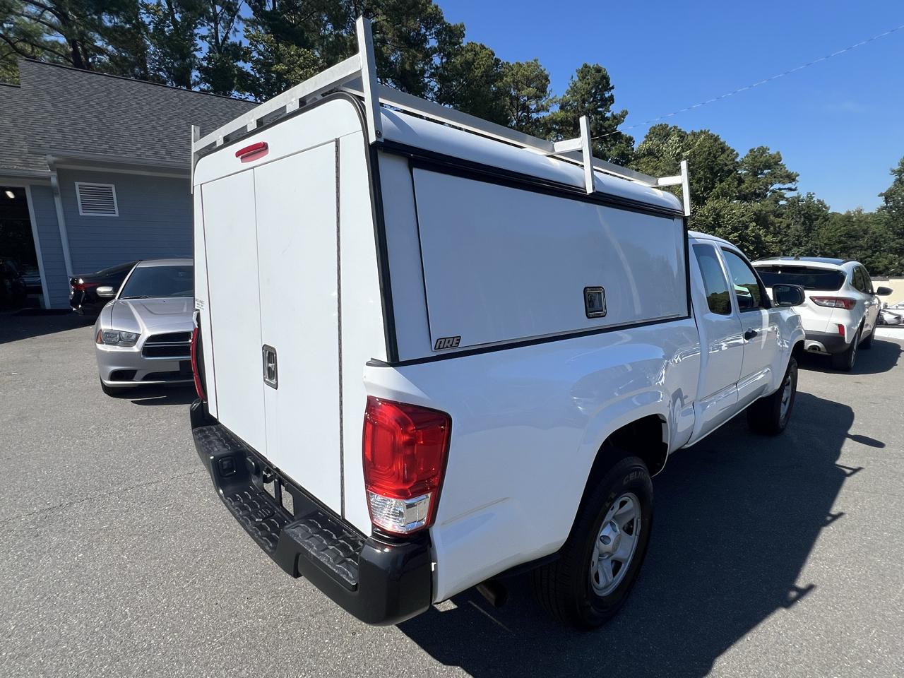 Toyota Tacoma 2WD Access Cab I4 AT SR5 (Natl) 2016