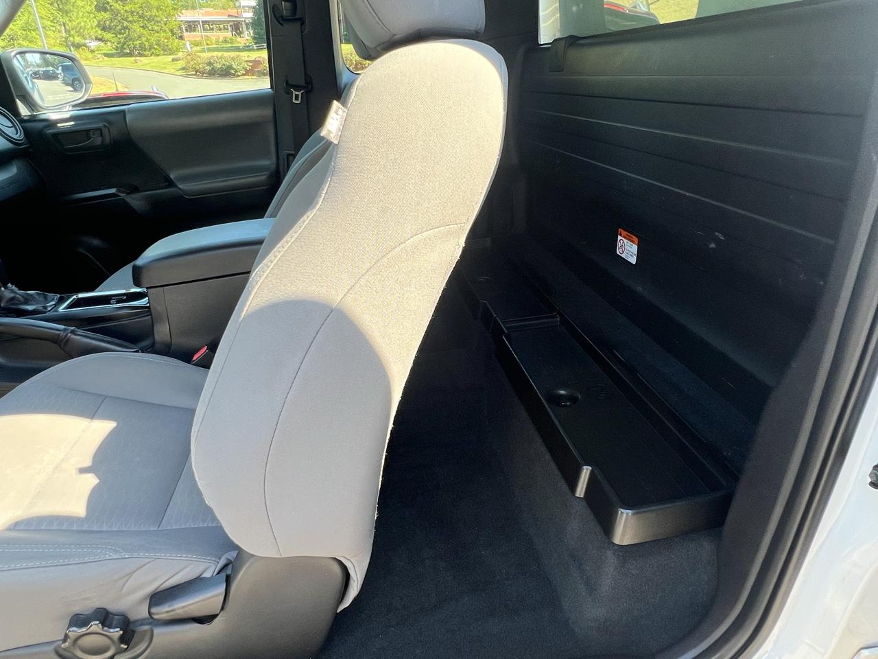 Toyota Tacoma 2WD Access Cab I4 AT SR5 (Natl) 2016