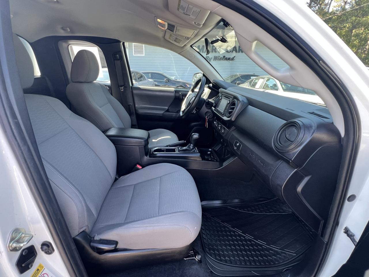 Toyota Tacoma 2WD Access Cab I4 AT SR5 (Natl) 2016