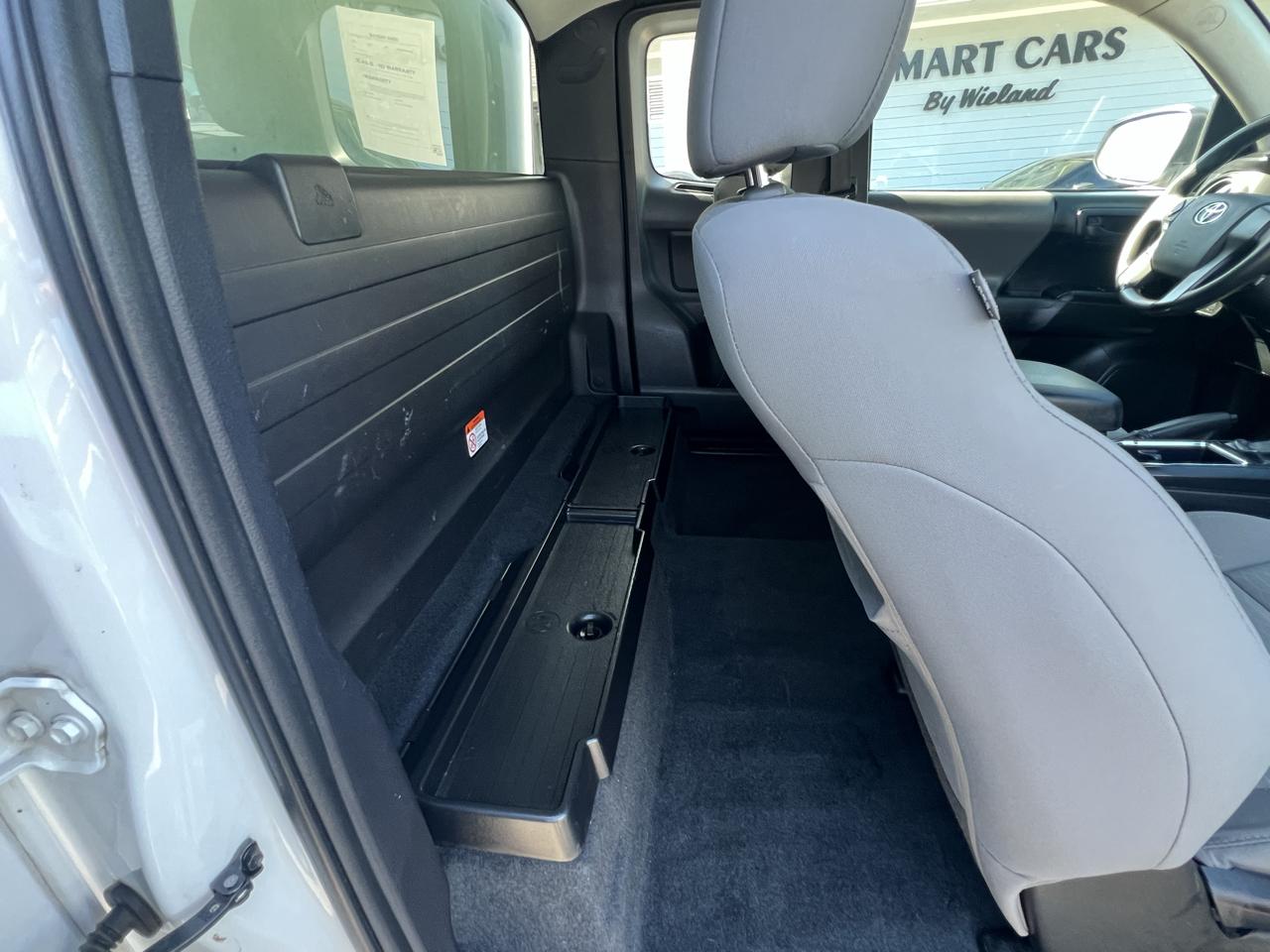 Toyota Tacoma 2WD Access Cab I4 AT SR5 (Natl) 2016