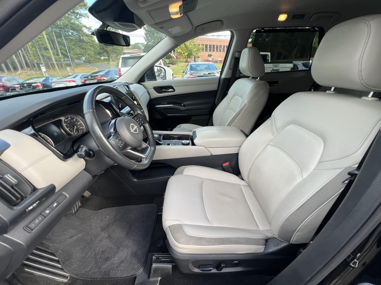 Nissan Pathfinder SL 4WD 2023