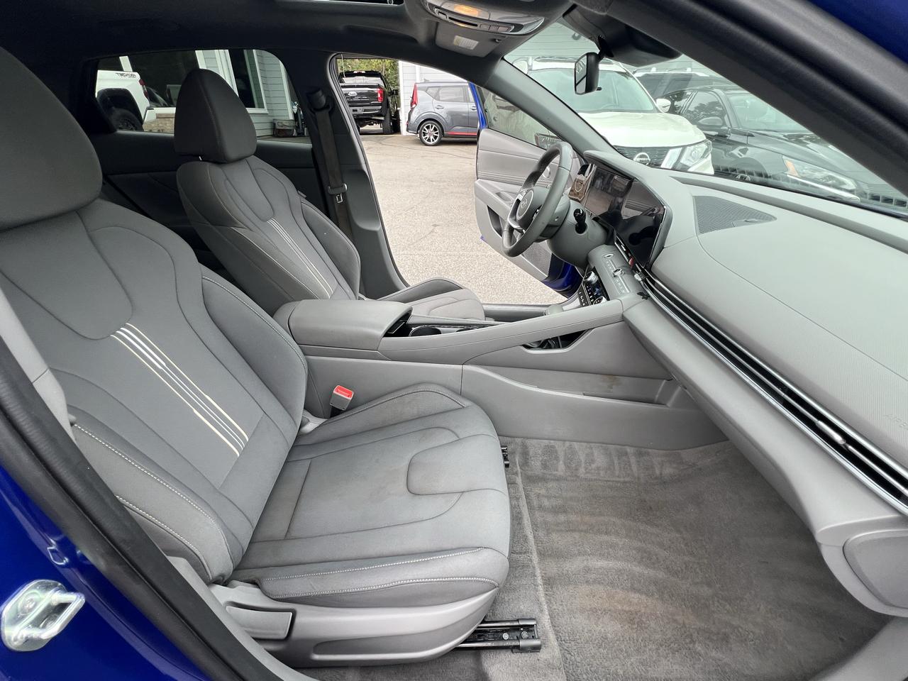 Hyundai Elantra SEL IVT 2024