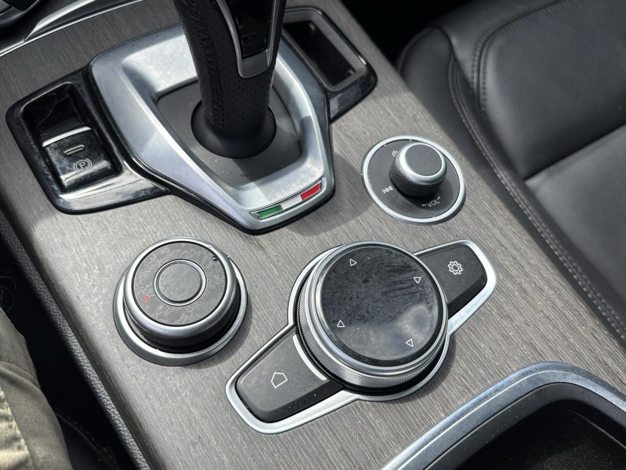 Alfa Romeo Stelvio Ti AWD 2023