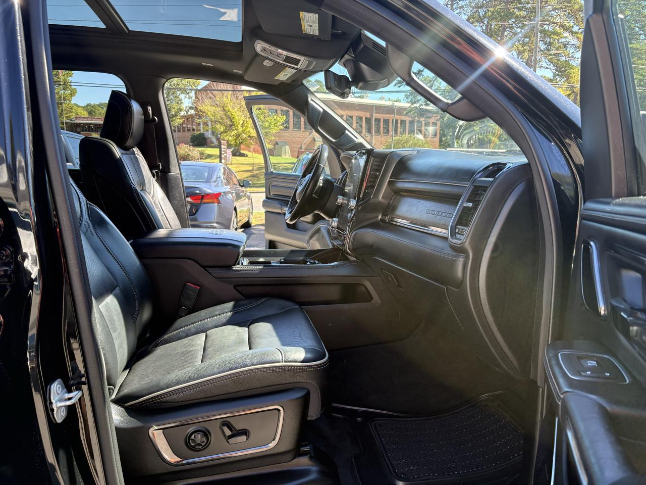 RAM 1500 Limited 4x4 Crew Cab 5'7" Box 2022