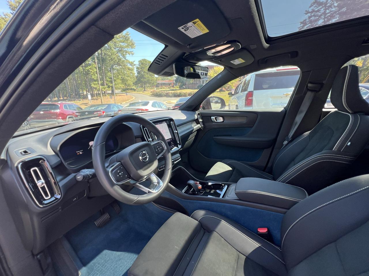 Volvo XC40 Recharge Pure Electric Twin eAWD Plus 2023