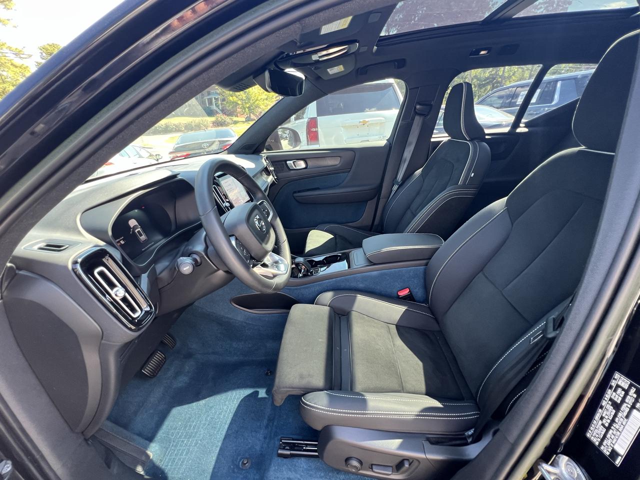 Volvo XC40 Recharge Pure Electric Twin eAWD Plus 2023