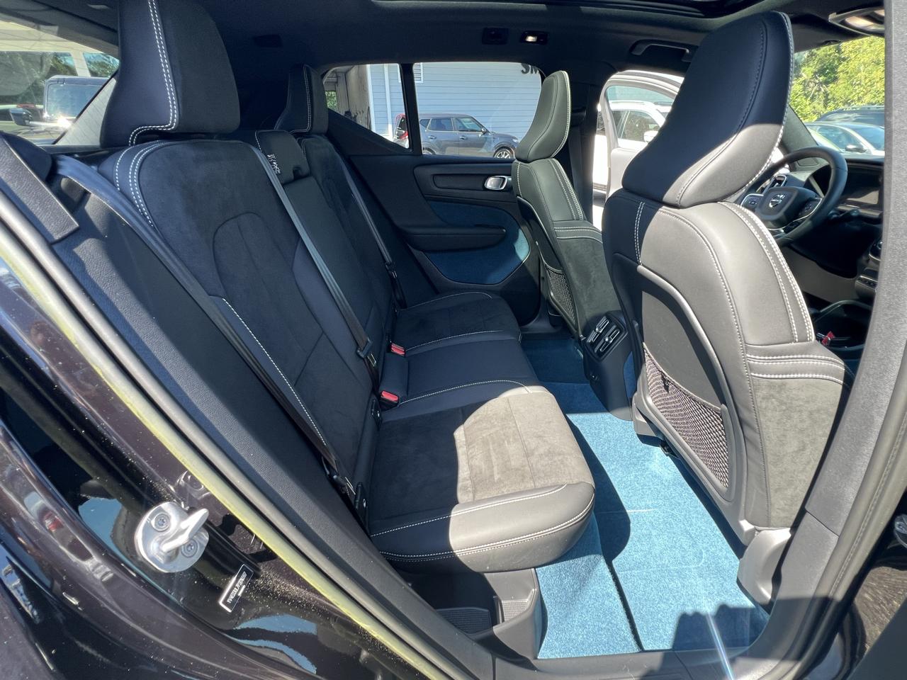 Volvo XC40 Recharge Pure Electric Twin eAWD Plus 2023