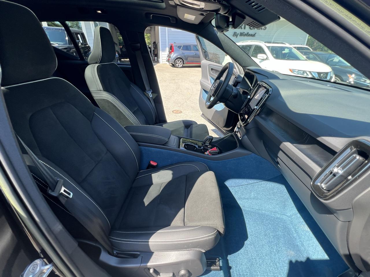 Volvo XC40 Recharge Pure Electric Twin eAWD Plus 2023