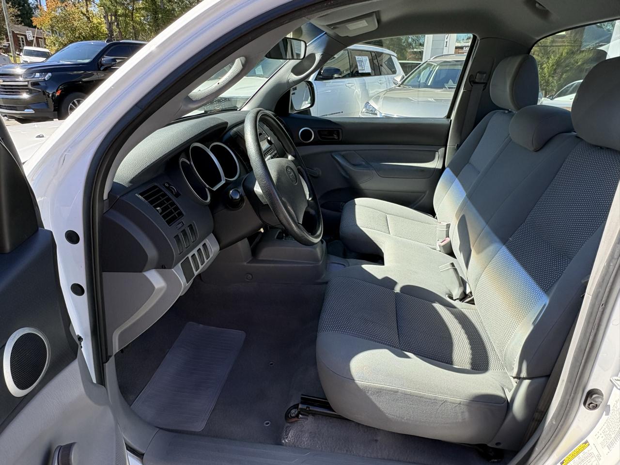 Toyota Tacoma Reg 109" Auto (Natl) 2006