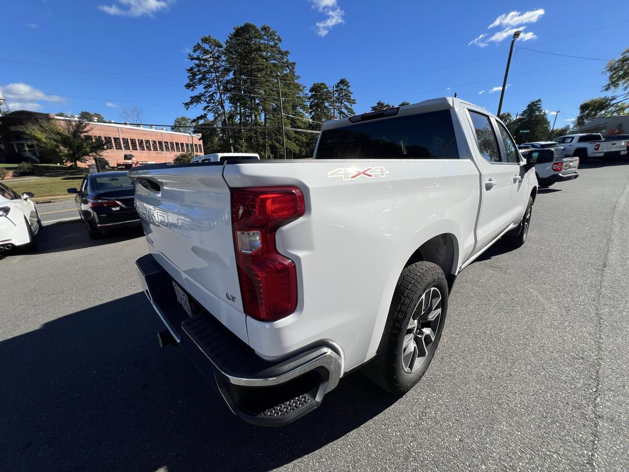 Chevrolet Silverado 1500 4WD Crew Cab 147" LT w/2FL 2024