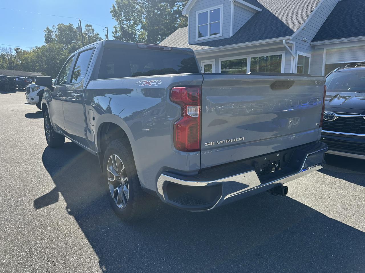 Chevrolet Silverado 1500 4WD Crew Cab 147" LT w/2FL 2024