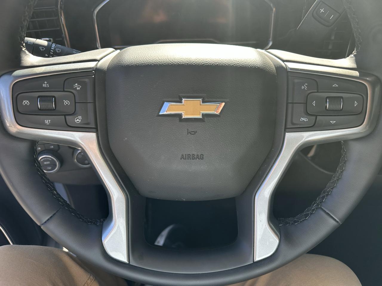 Chevrolet Silverado 1500 4WD Crew Cab 147" LT w/2FL 2024