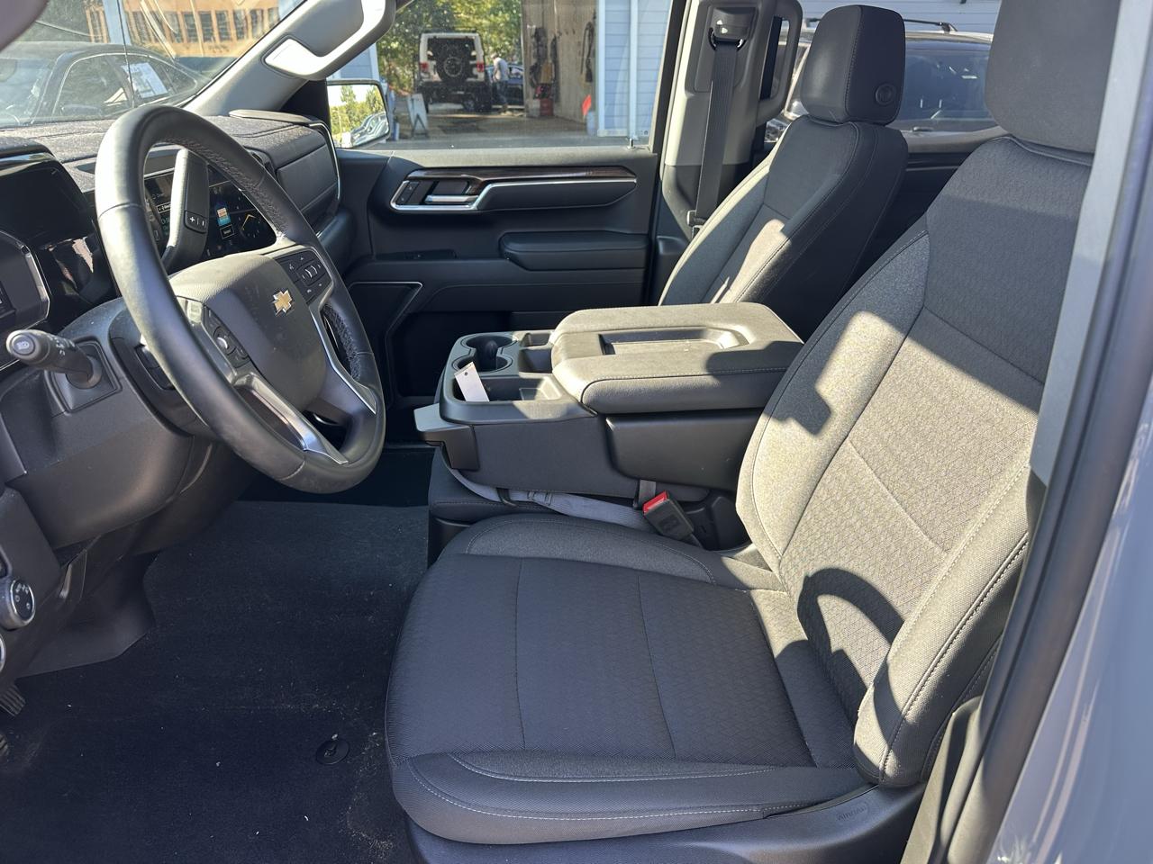 Chevrolet Silverado 1500 4WD Crew Cab 147" LT w/2FL 2024