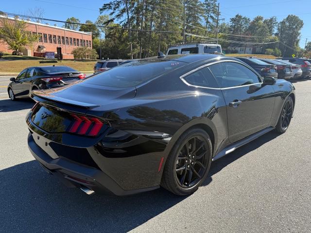 Ford Mustang EcoBoost Fastback 2025
