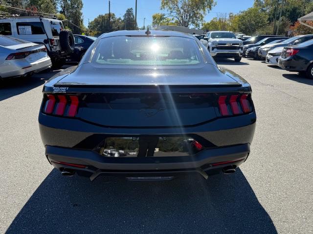 Ford Mustang EcoBoost Fastback 2025