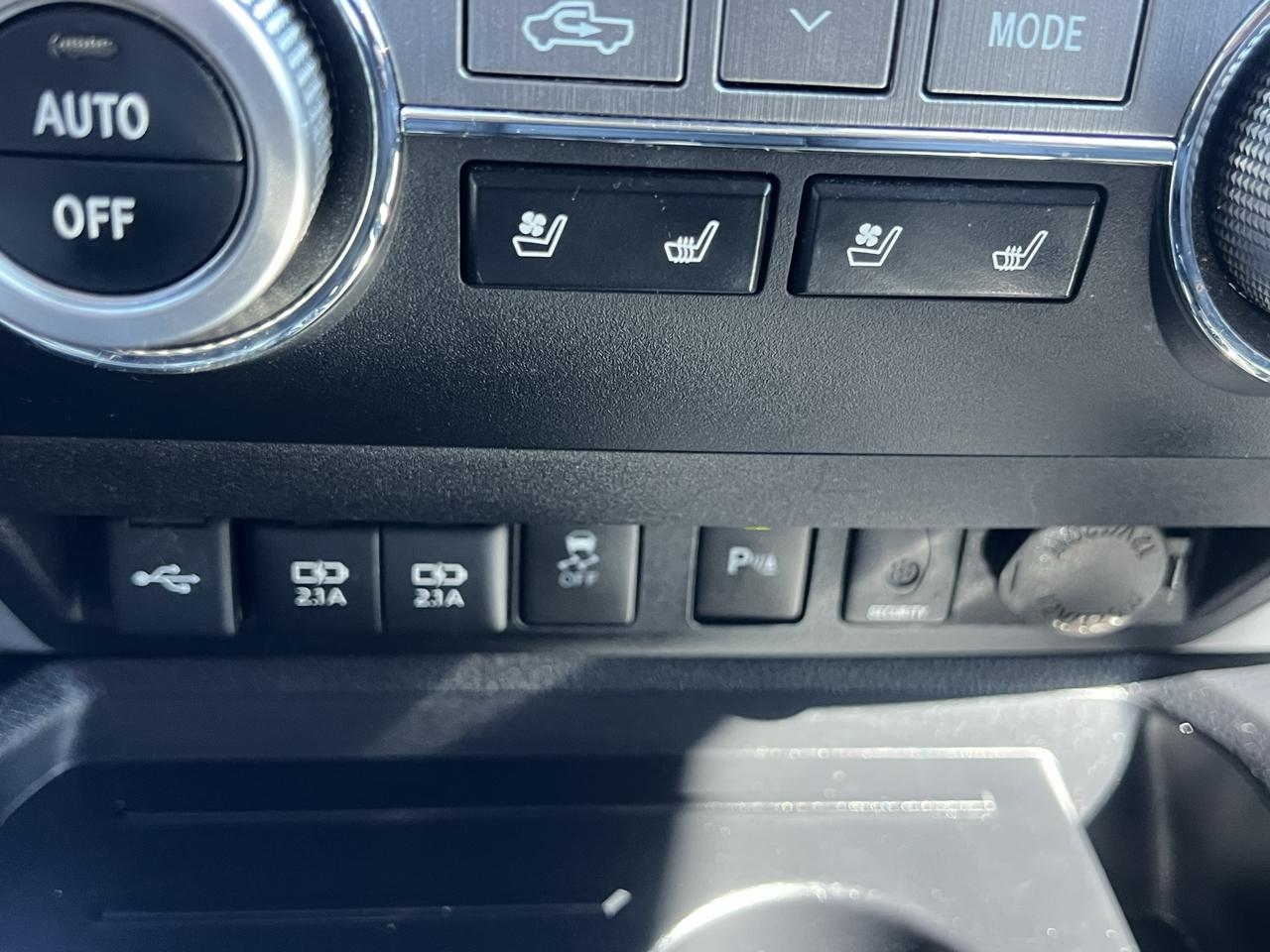 Toyota Tundra 4WD Platinum CrewMax 5.5' Bed 5.7L (Natl) 2020