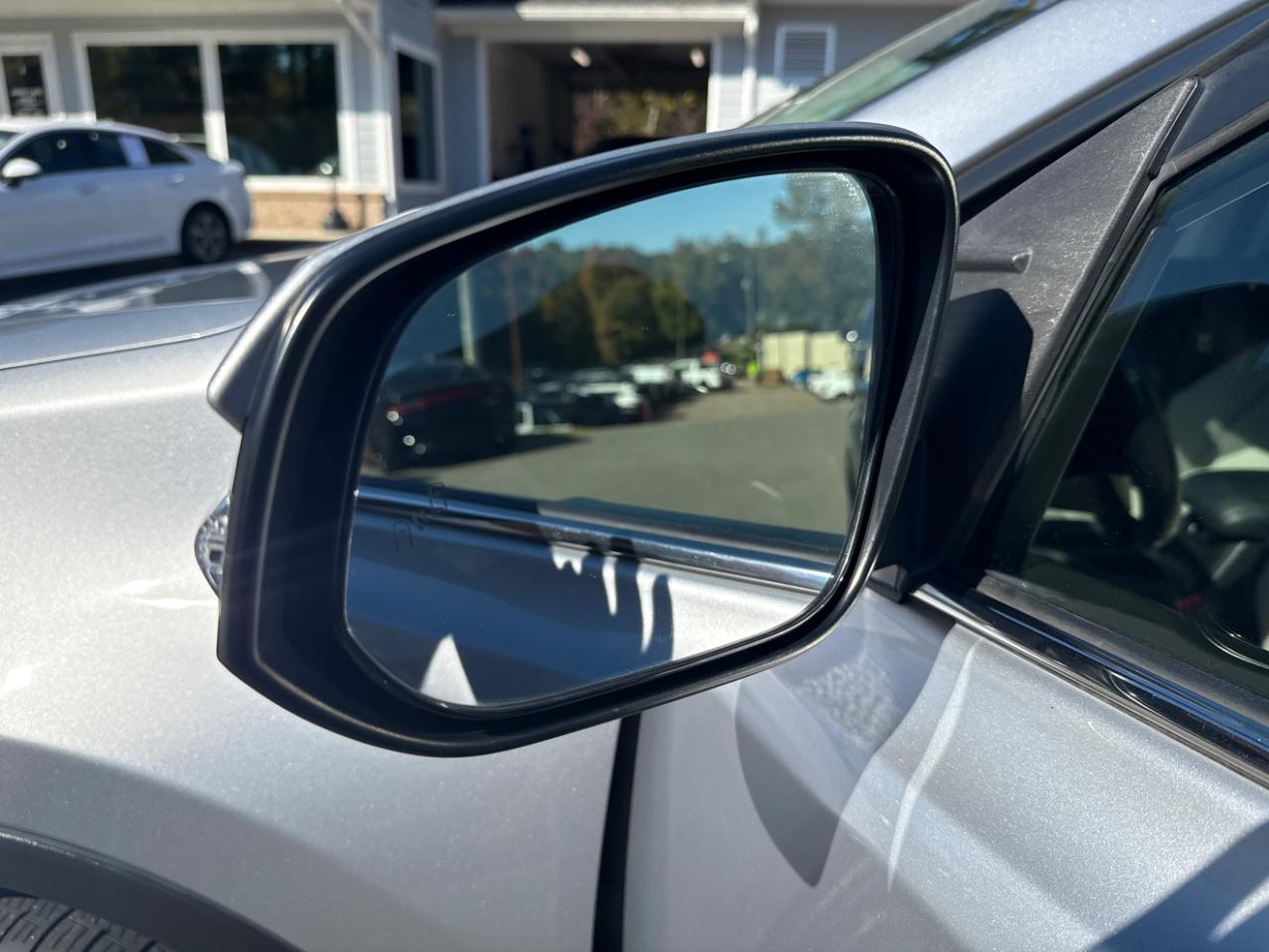 Toyota RAV4 Hybrid Limited AWD (Natl) 2017