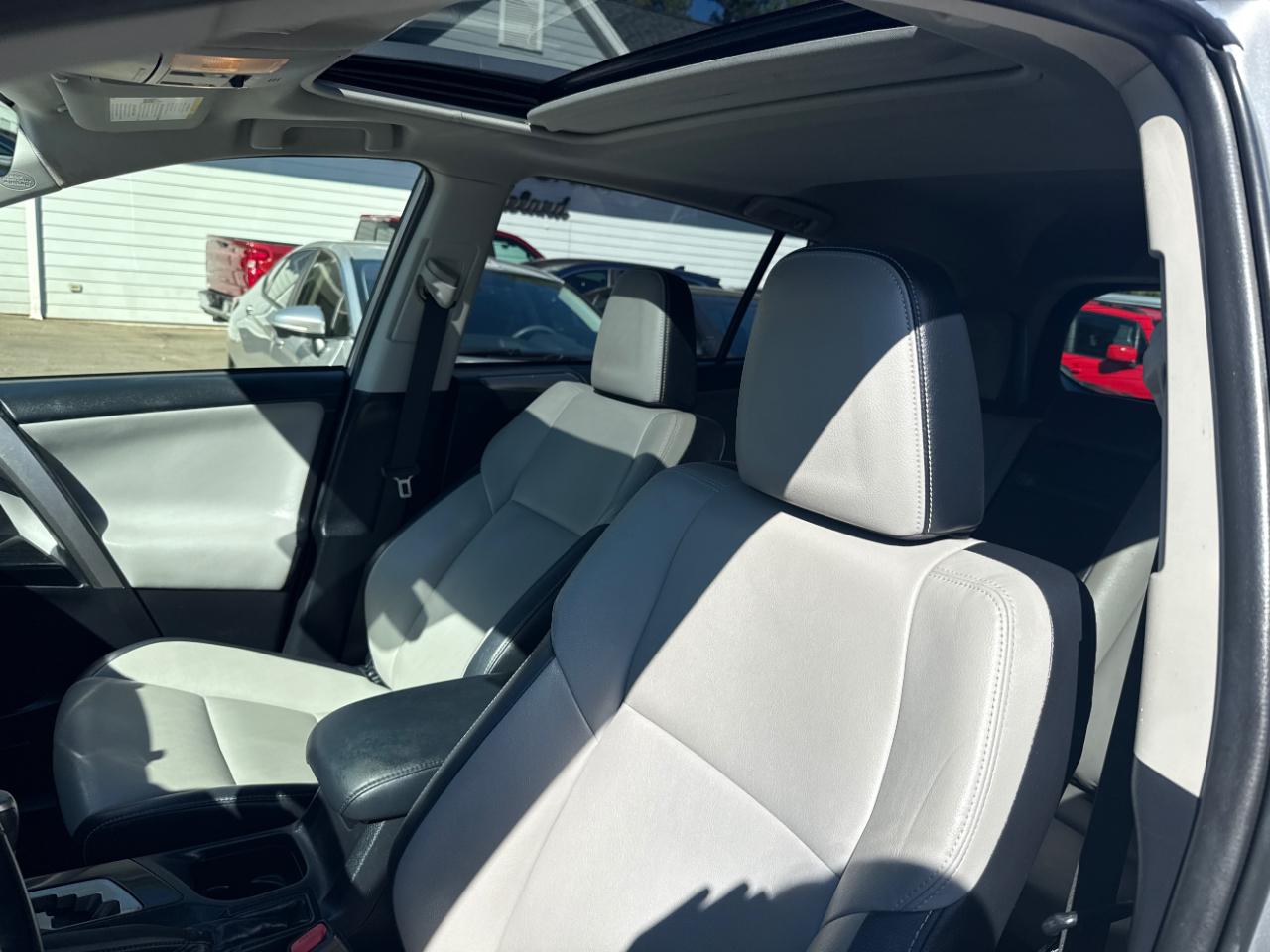 Toyota RAV4 Hybrid Limited AWD (Natl) 2017