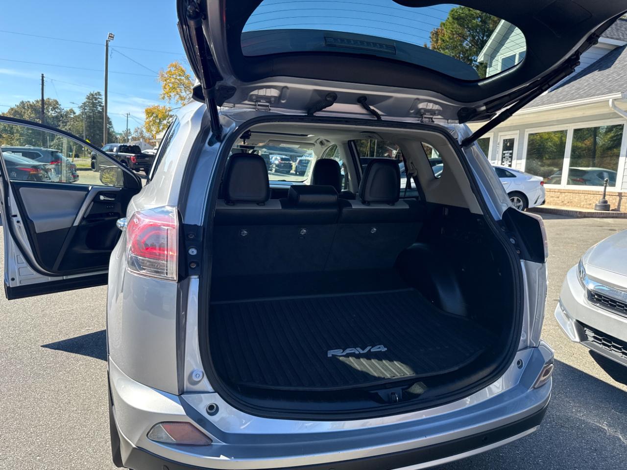 Toyota RAV4 Hybrid Limited AWD (Natl) 2017