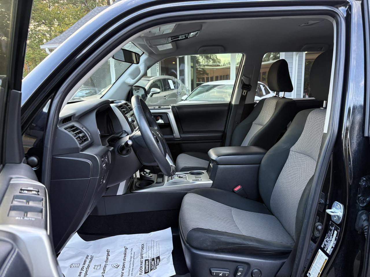 Toyota 4Runner SR5 V6 4WD 2019