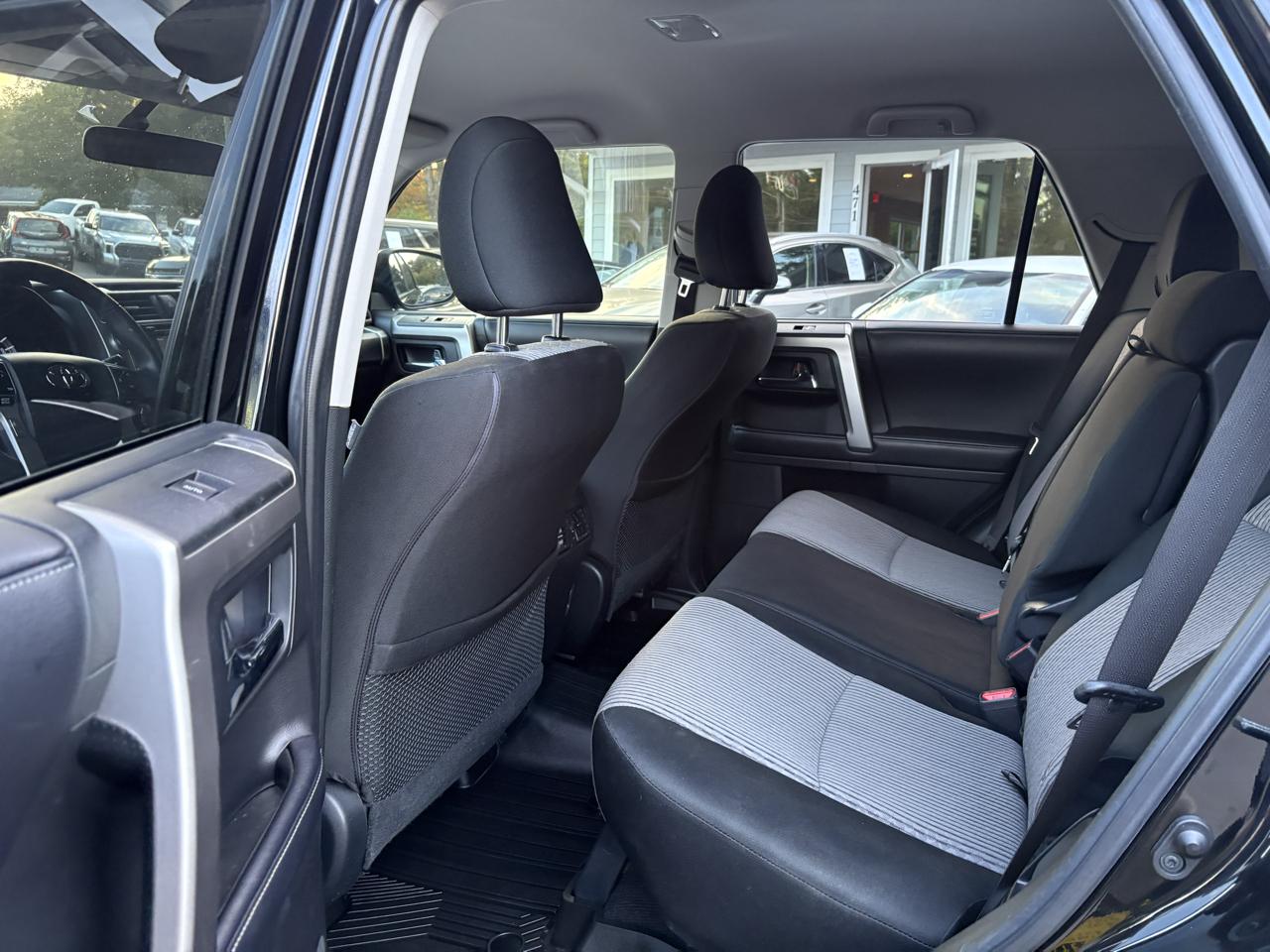 Toyota 4Runner SR5 V6 4WD 2019