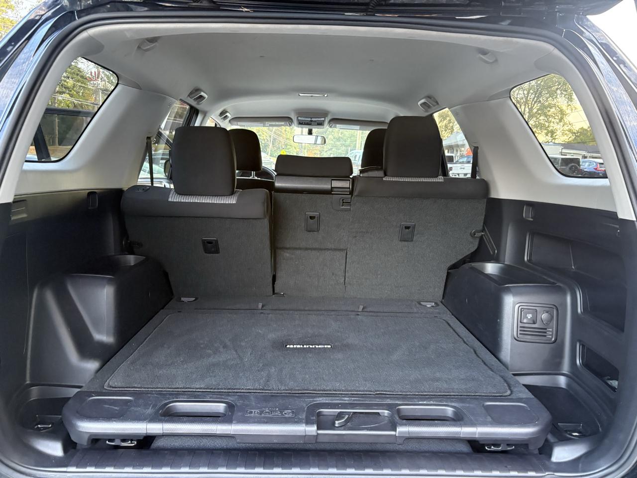 Toyota 4Runner SR5 V6 4WD 2019
