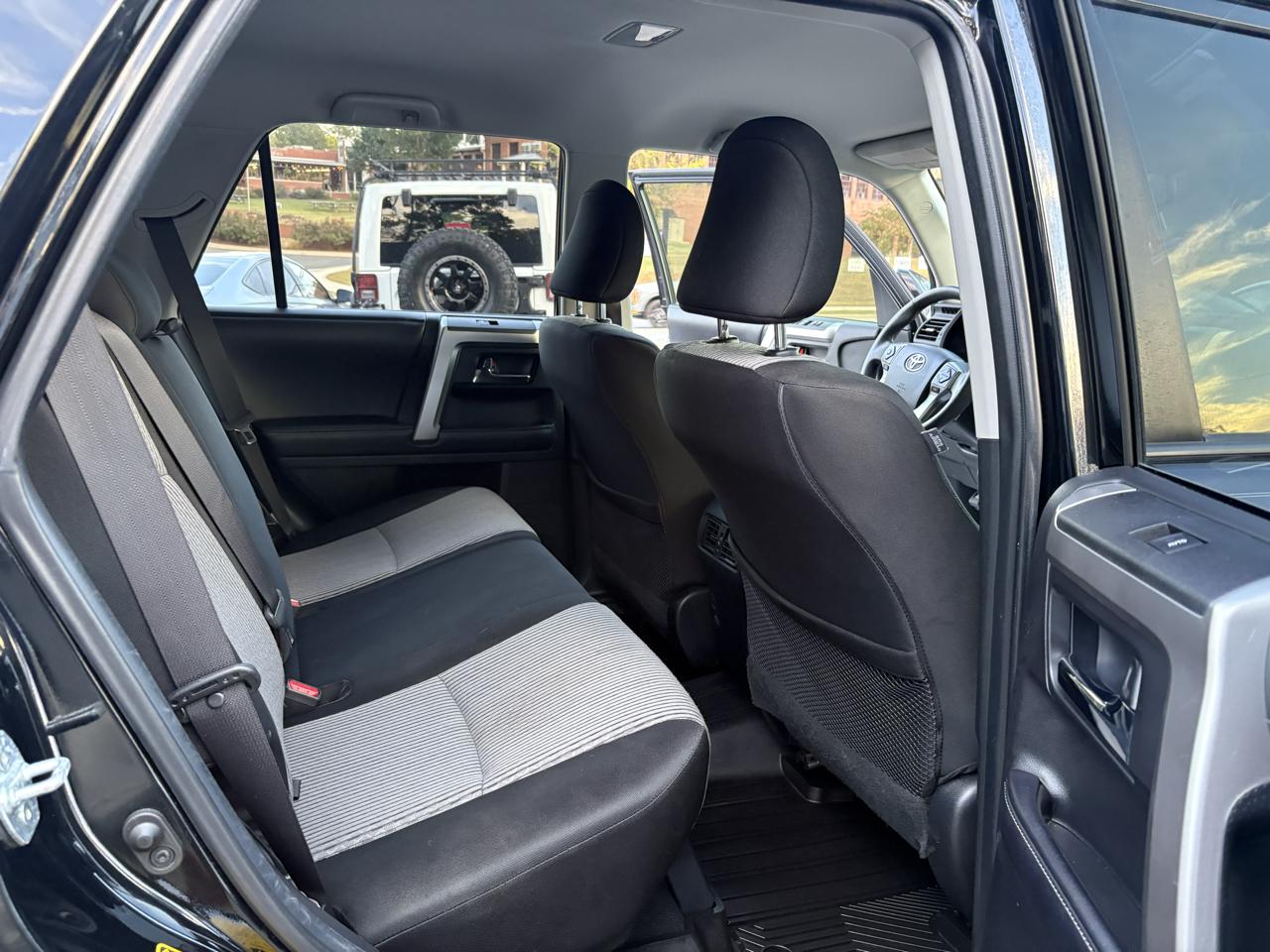Toyota 4Runner SR5 V6 4WD 2019