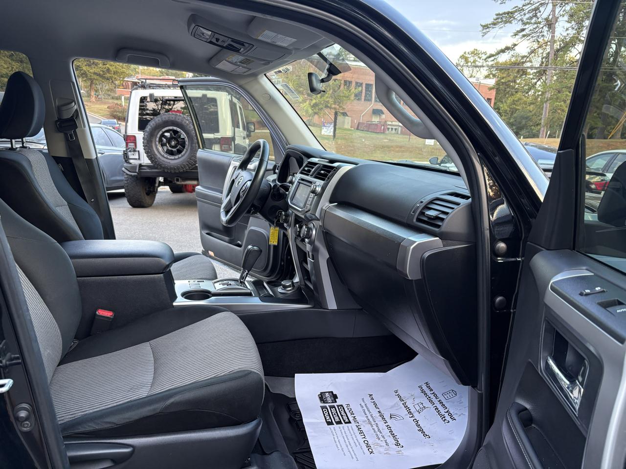 Toyota 4Runner SR5 V6 4WD 2019
