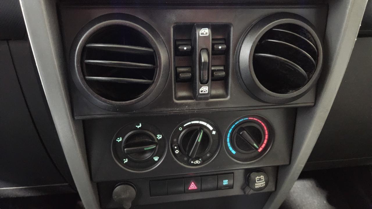 Jeep Wrangler Unlimited Sahara 4WD 2007