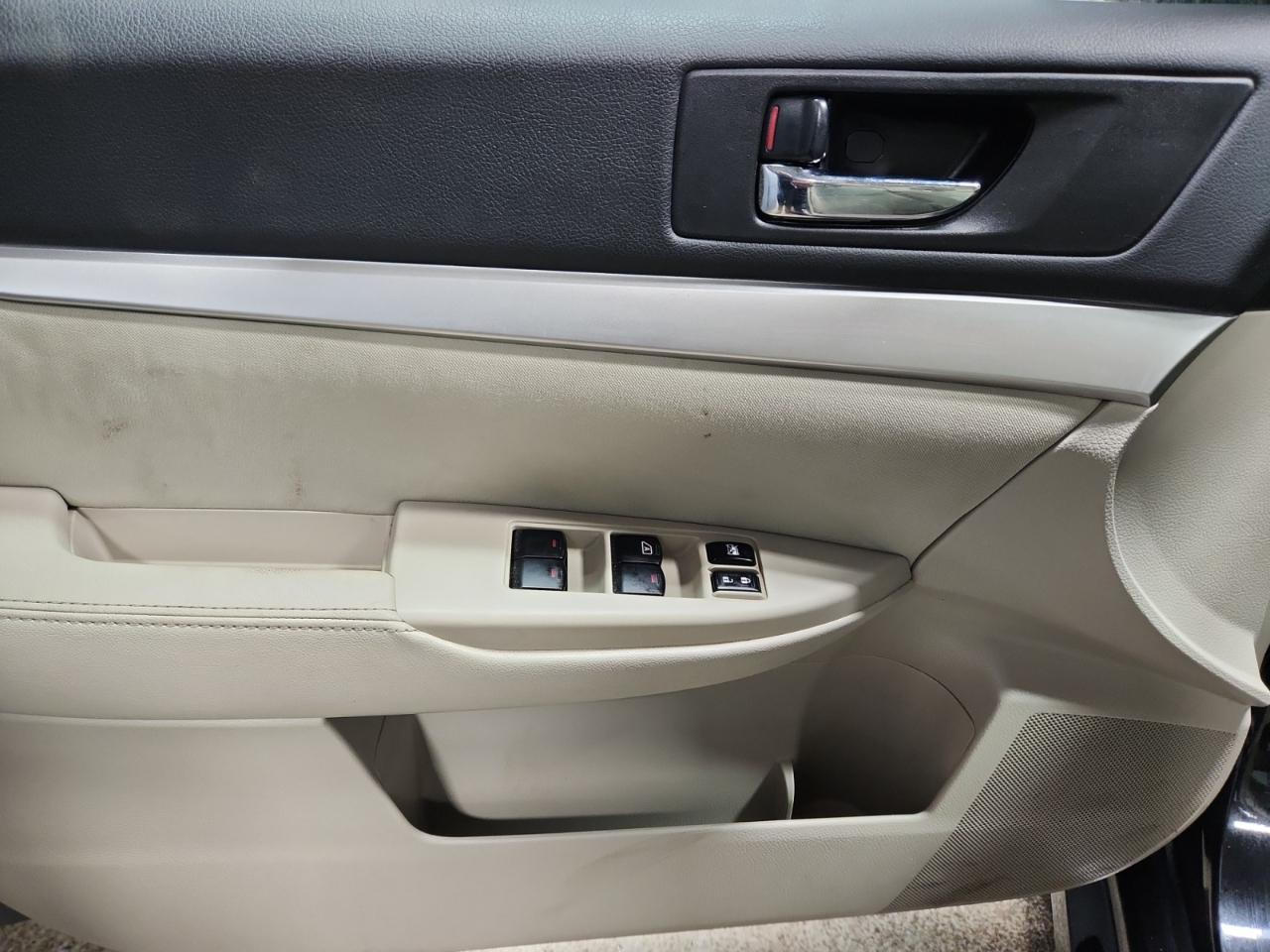 Subaru Legacy 2.5i Premium 2012