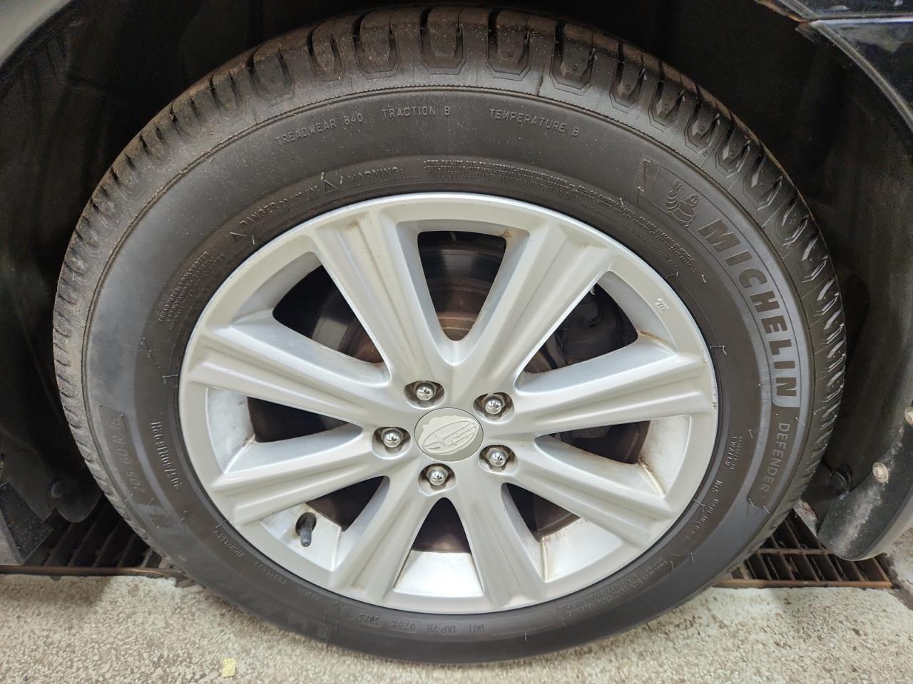 Subaru Legacy 2.5i Premium 2012