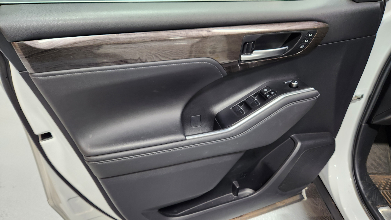 Toyota Highlander Hybrid Limited AWD 2023 Toyota Highlander Hybrid Limited AWD 2023