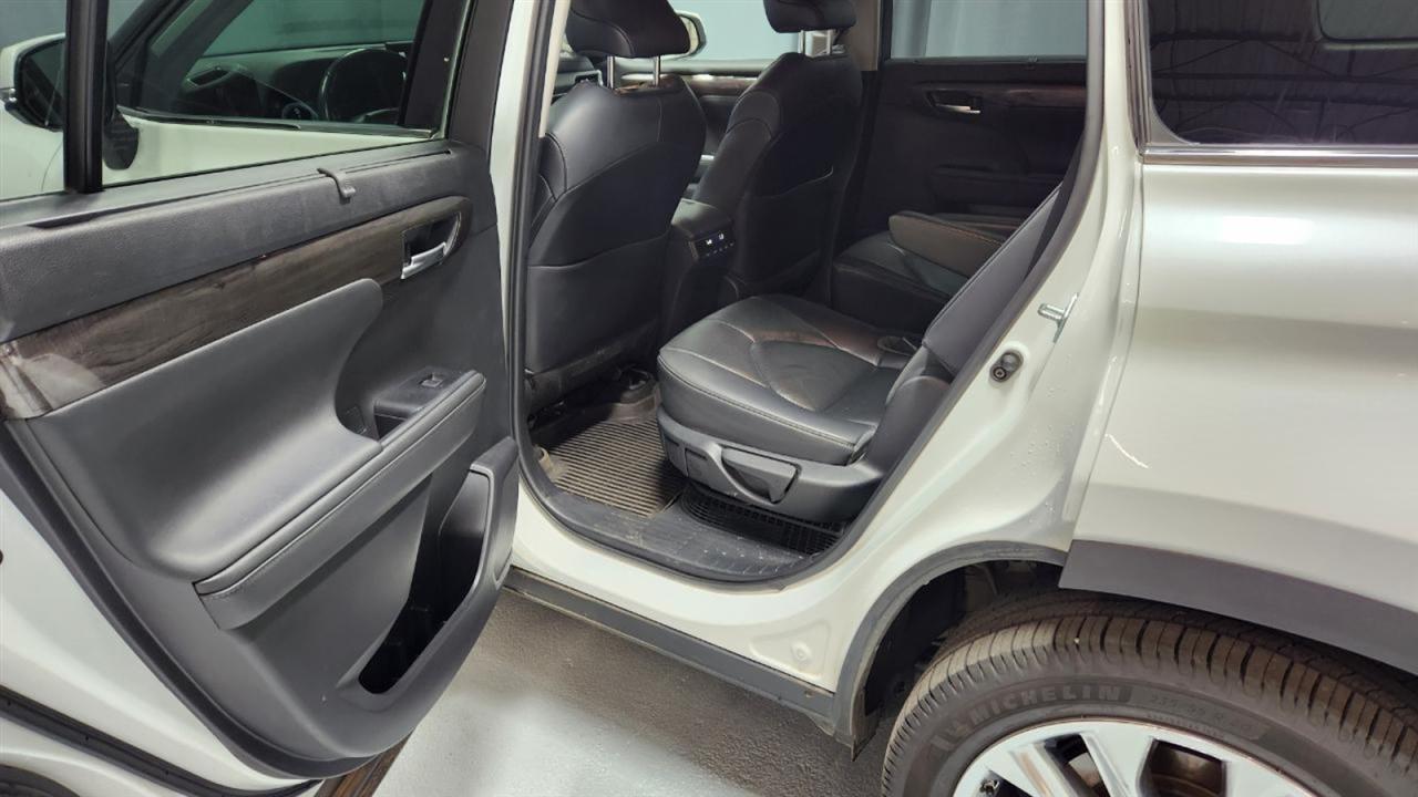 Toyota Highlander Hybrid Limited AWD 2023