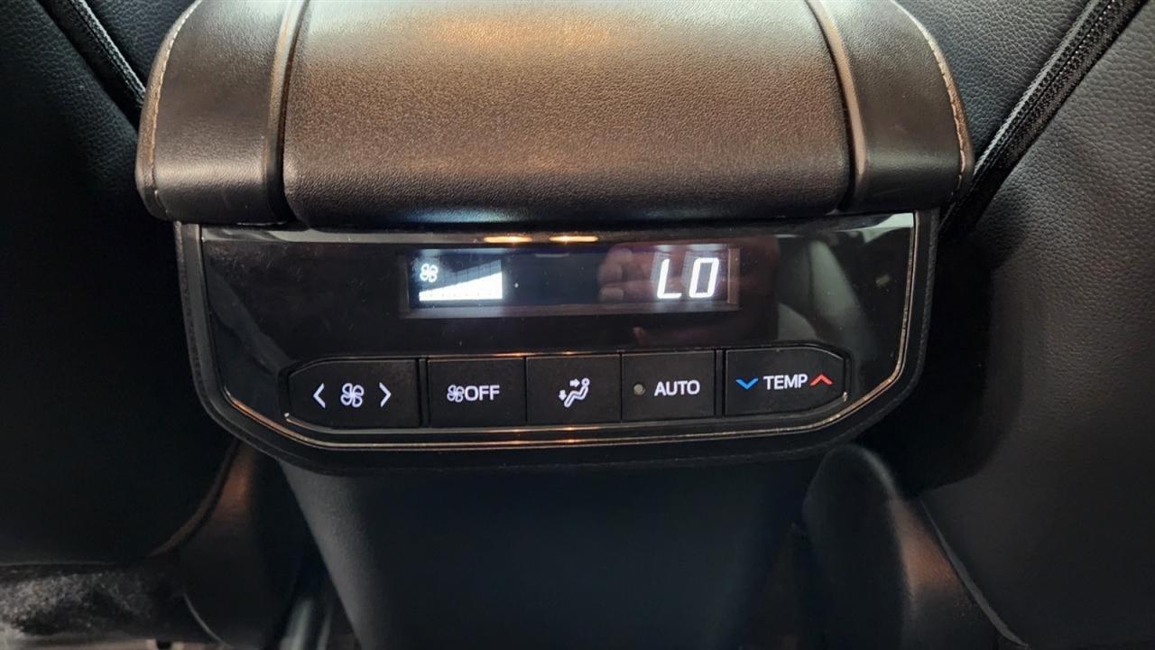 Toyota Highlander Hybrid Limited AWD 2023