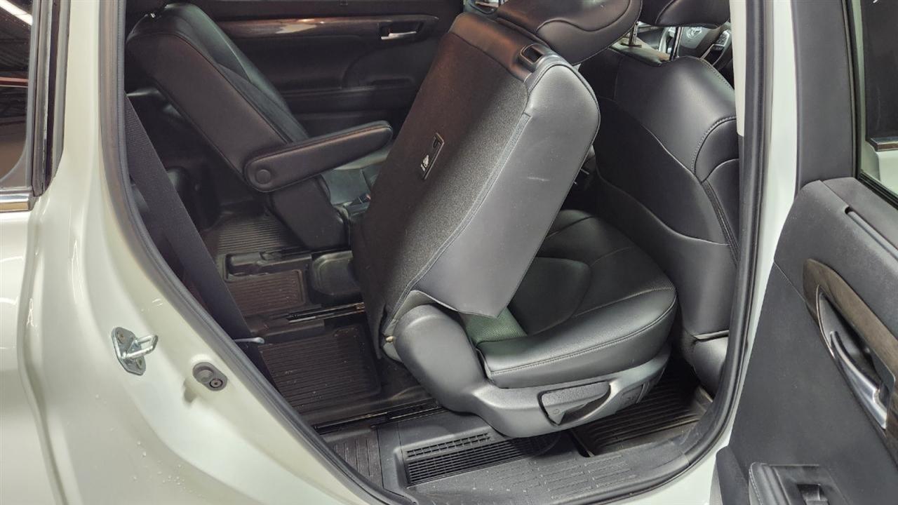 Toyota Highlander Hybrid Limited AWD 2023