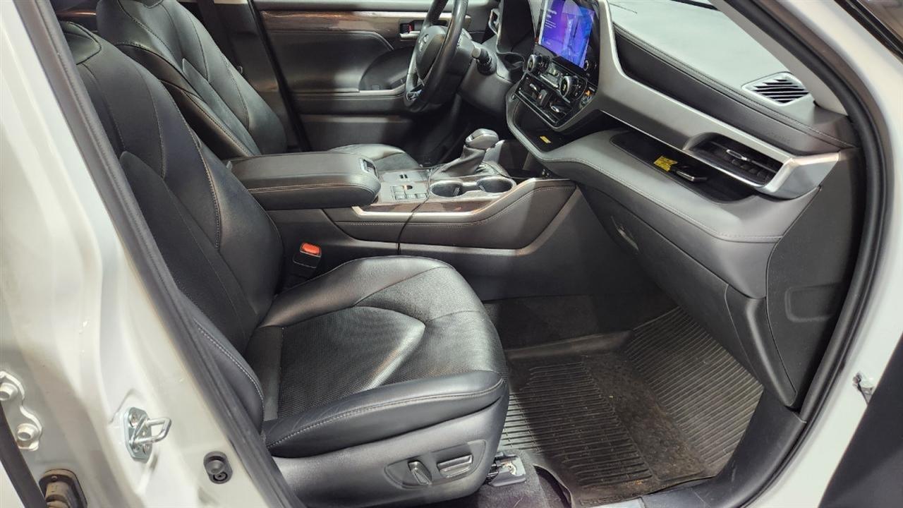 Toyota Highlander Hybrid Limited AWD 2023