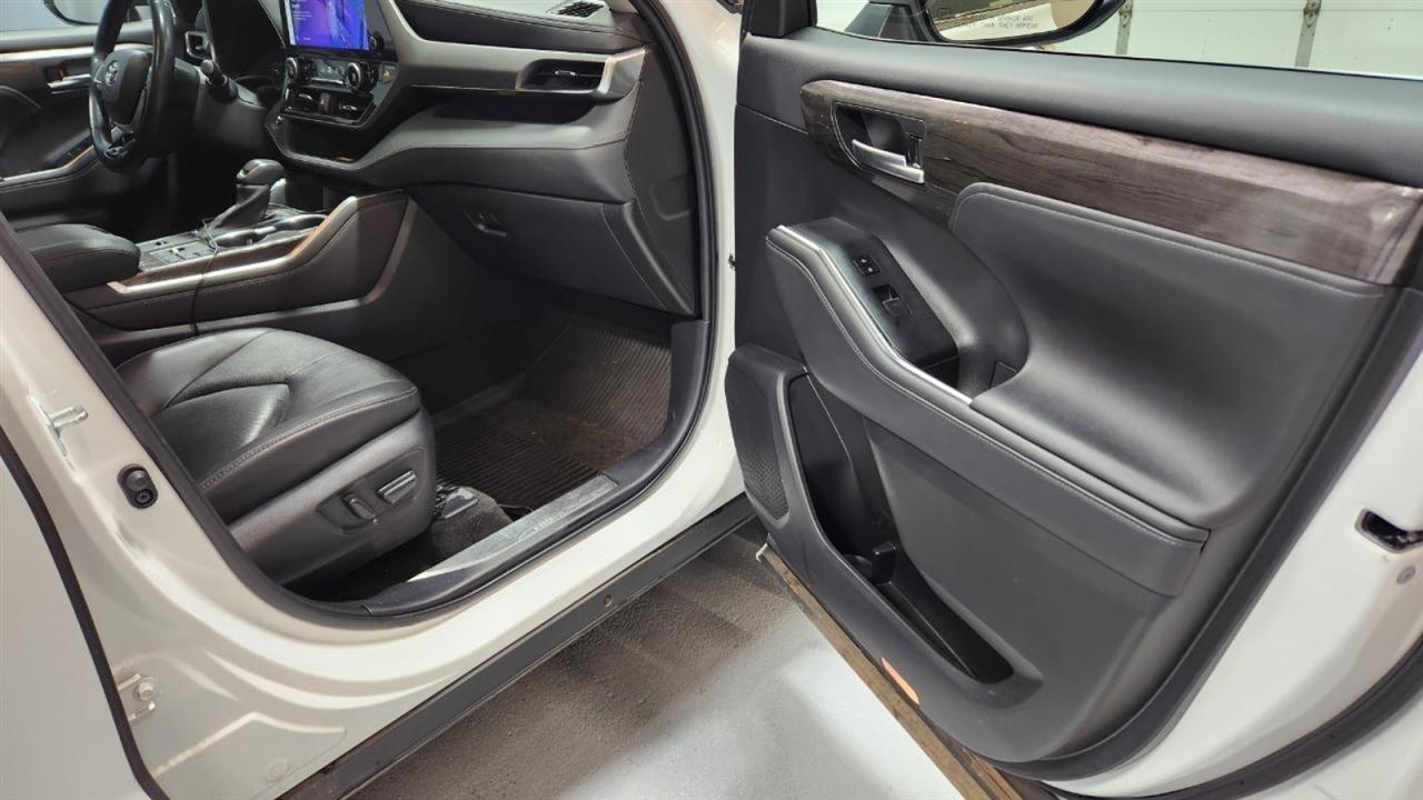 Toyota Highlander Hybrid Limited AWD 2023