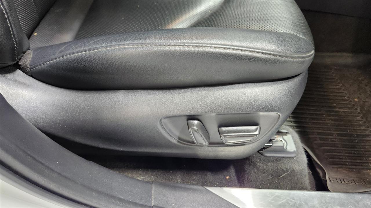 Toyota Highlander Hybrid Limited AWD 2023